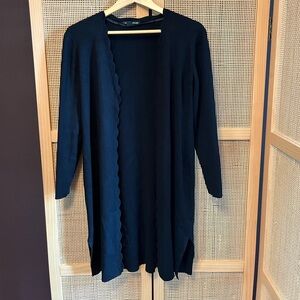 Cable and Gauge Women’s (L) Scalloped Edge Long Cardigan